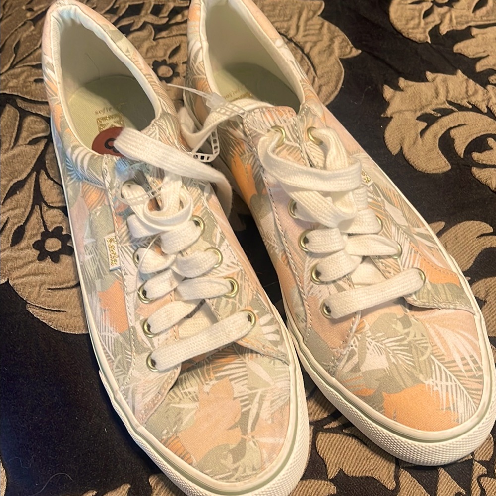Keds Orange and Sage Green Sneakers Canvas MARGARITA VILLE VIBES.
BRAND NEW